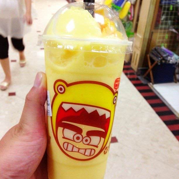 A mango slushy after bargaining in Luohu