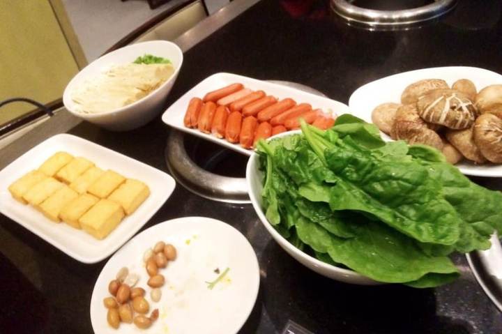 Haidilao Hotpot visit photograph by Roger Ma