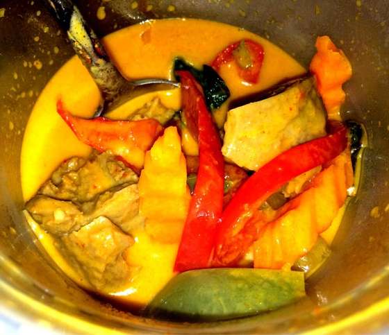 Kau curry with mock meat — Tuk Tuk One Thai Restaurant photograph by Roger Ma